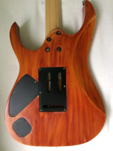 retro body chitarra nitro a tampone